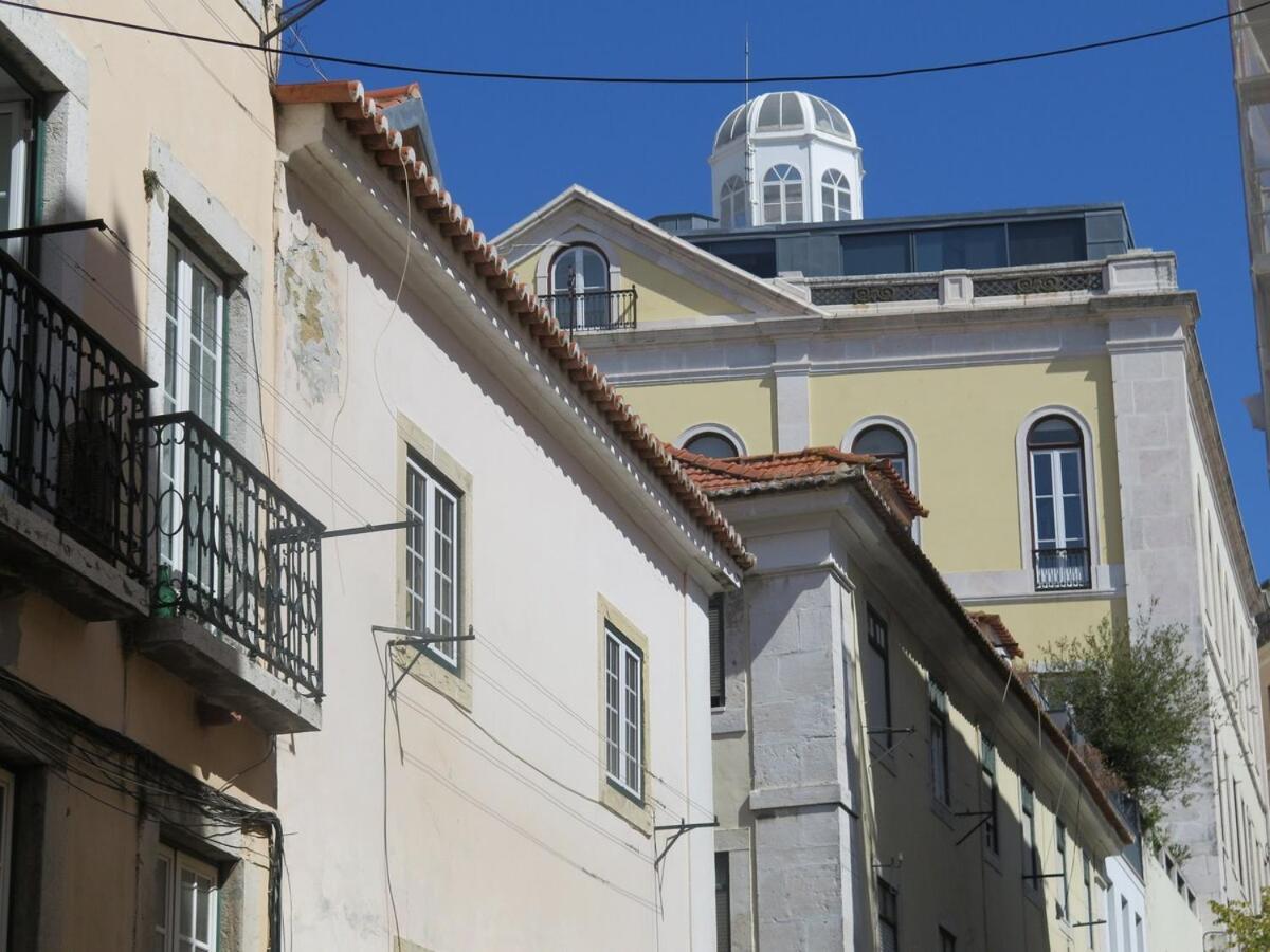 Spacious & Bright 3 Bedroom Apt, Iconic Bica Area, Historical Center * Lisboa