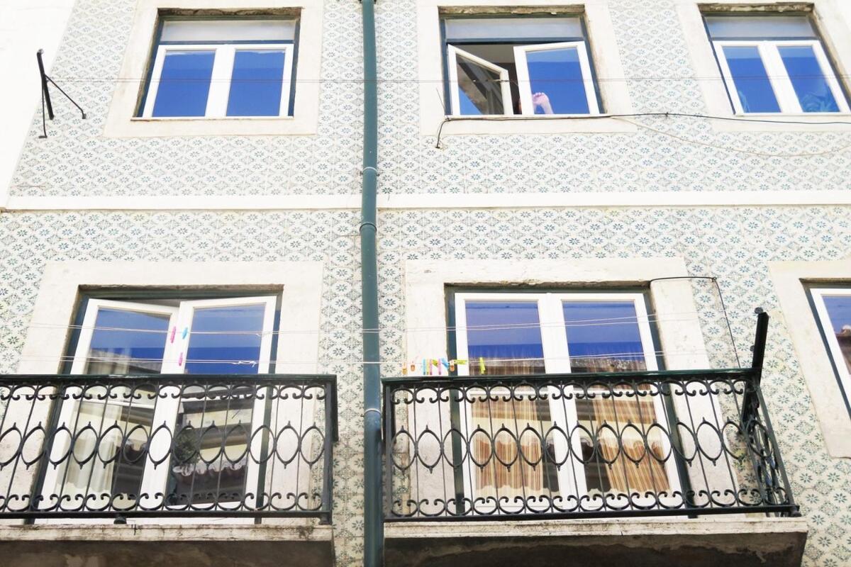 Spacious & Bright 3 Bedroom Apt, Iconic Bica Area, Historical Center Appartement