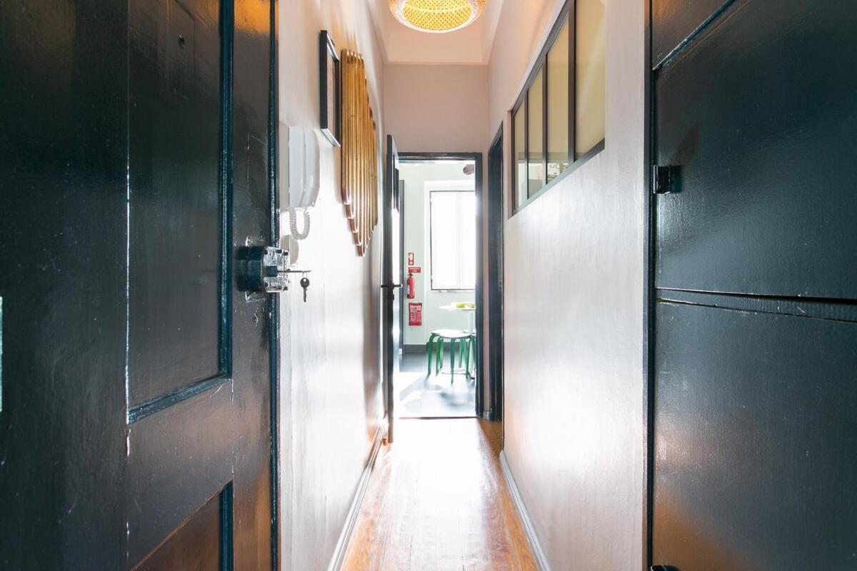 Spacious & Bright 3 Bedroom Apt, Iconic Bica Area, Historical Center Appartement *