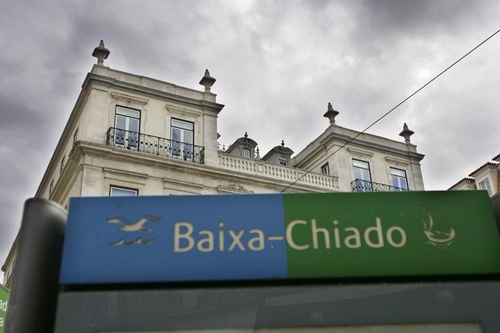 Spacious & Bright 3 Bedroom Apt, Iconic Bica Area, Historical Center * Lisboa