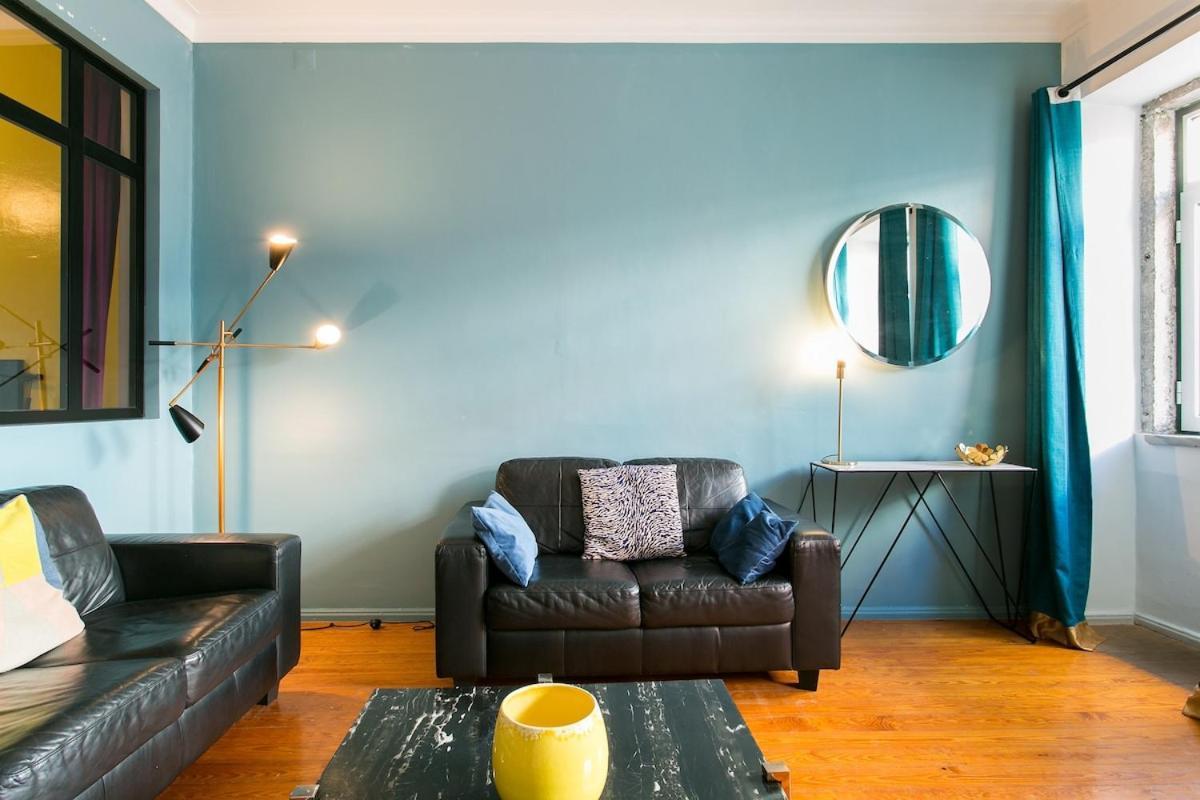 Spacious & Bright 3 Bedroom Apt, Iconic Bica Area, Historical Center Appartement