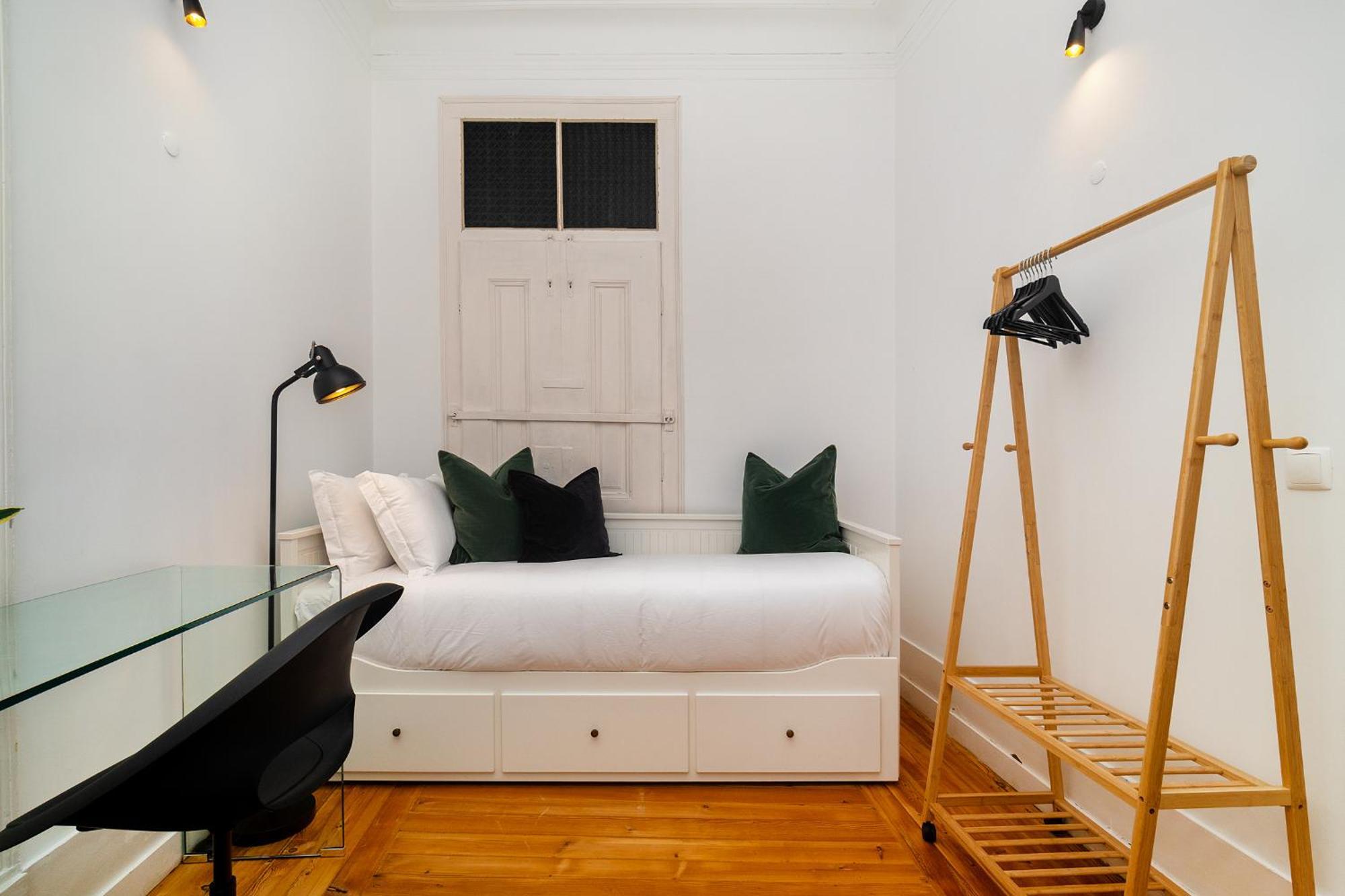 Whome Elegant In Lisbon's Historic Bairro Alto Appartement