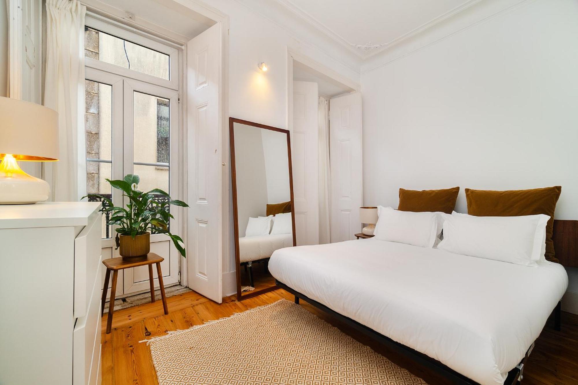 Whome Elegant In Lisbon's Historic Bairro Alto Appartement