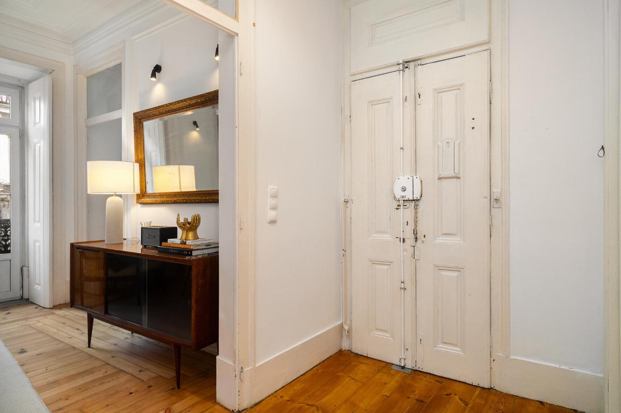 Whome Elegant In Lisbon's Historic Bairro Alto Appartement *