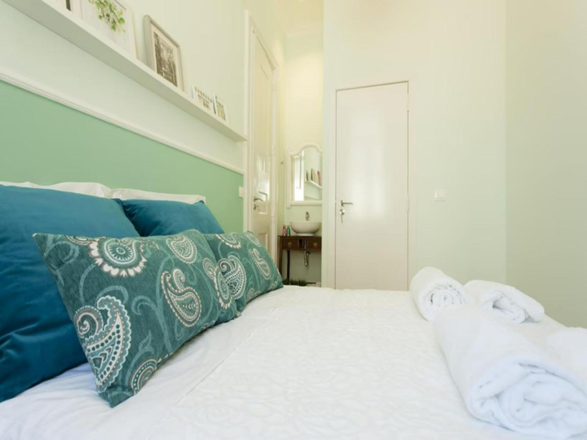 2 Bedroom Located Heart Of Appartement *