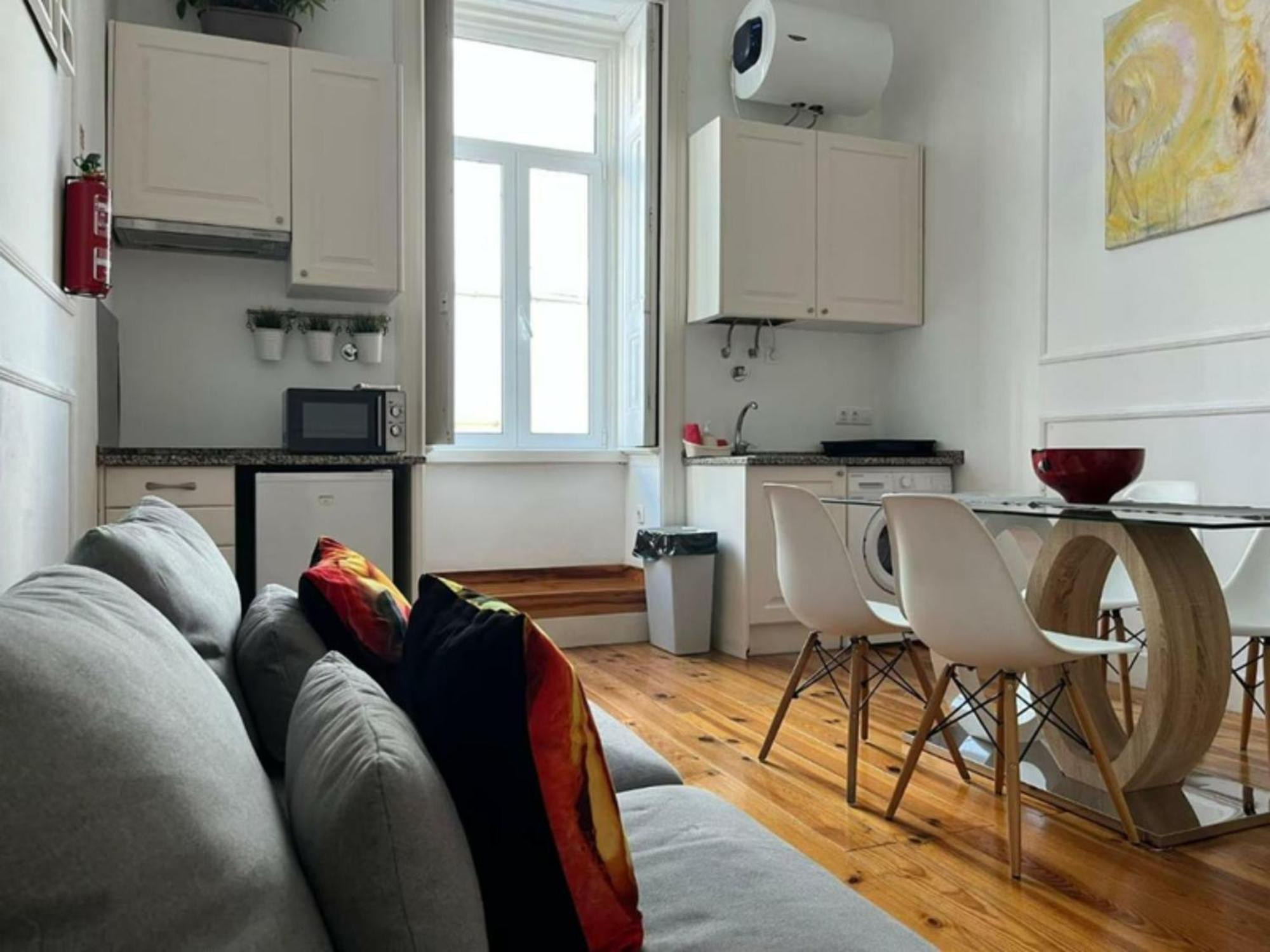 2 Bedroom Located Heart Of Appartement Lisboa