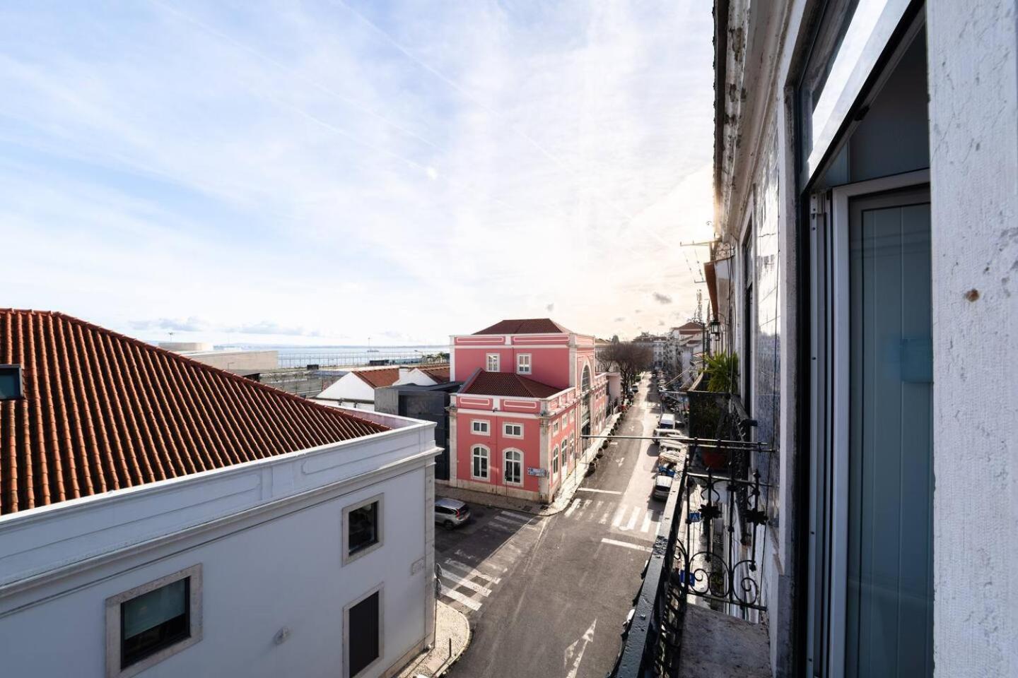 Spacious 5 Bedroom - River Views Lisboa