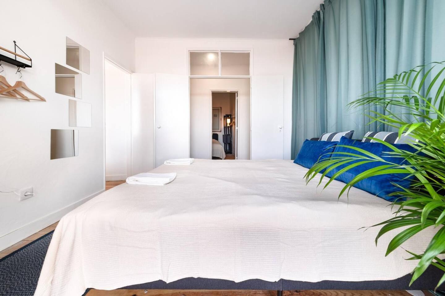 Spacious 5 Bedroom - River Views Lisboa