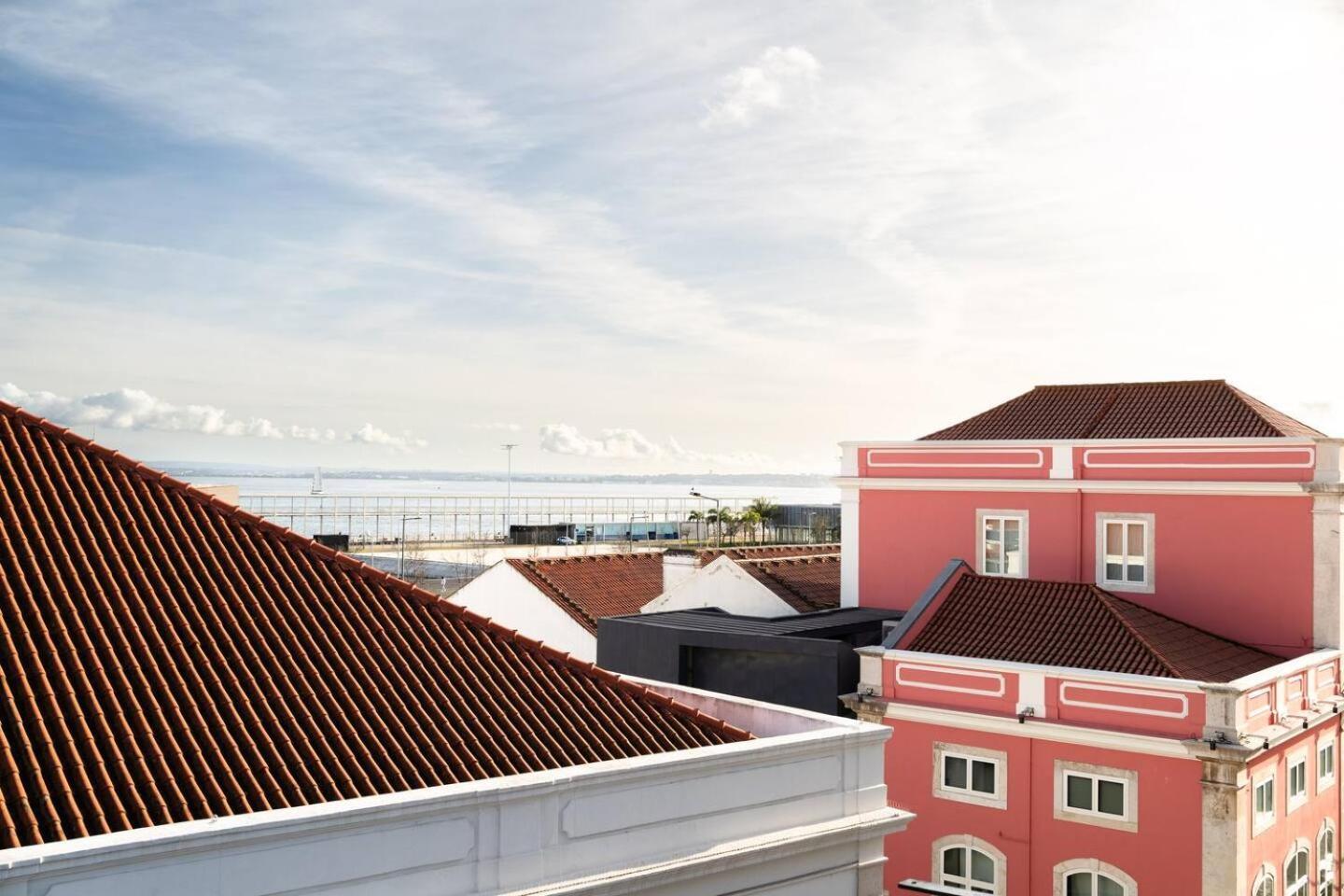 Spacious 5 Bedroom - River Views * Lisboa