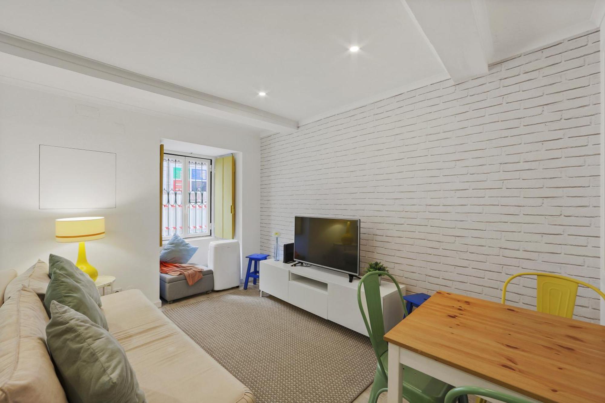 Furnished Sao Bento 1 Bedroom 1ba Lisbon