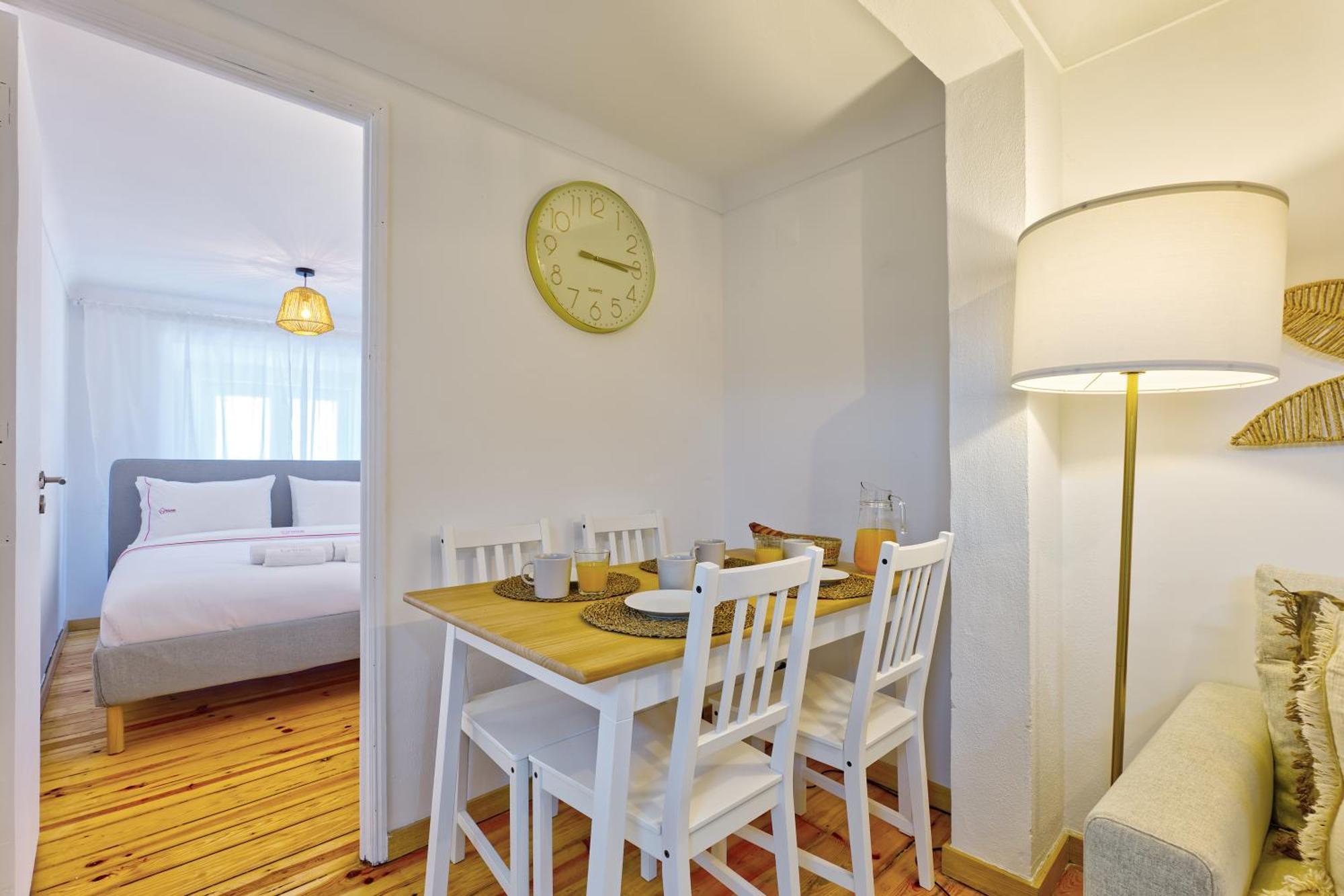 New! Family On The Walls Of Appartement *