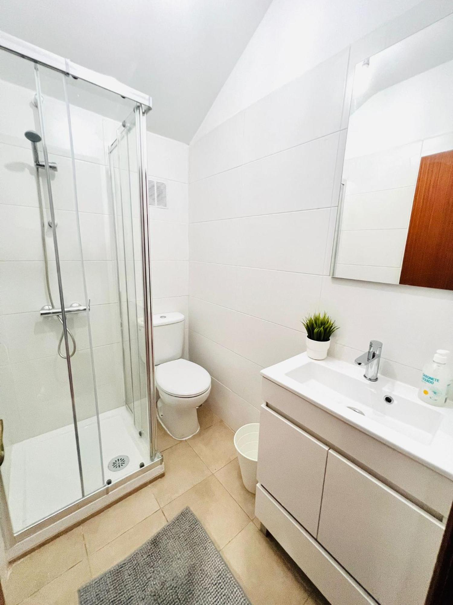 Bairro Alto, Location In Centre Hostel Lisbon
