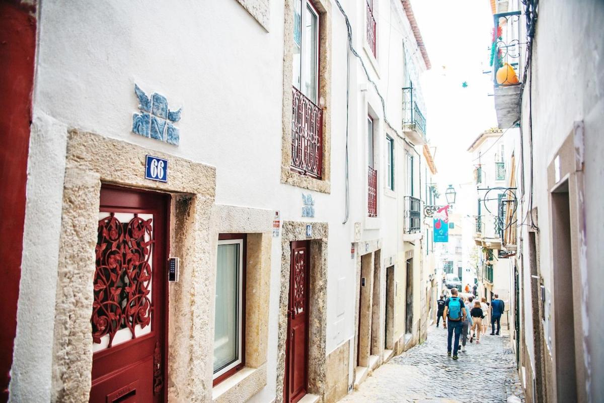 Exquisite With Patio Portuguese Soul Alfama 2p Appartement