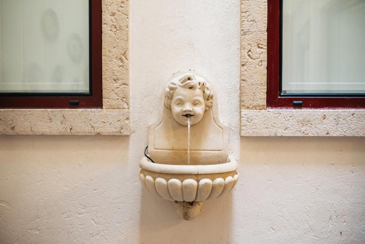 Exquisite With Patio Portuguese Soul Alfama 2p * Lisboa
