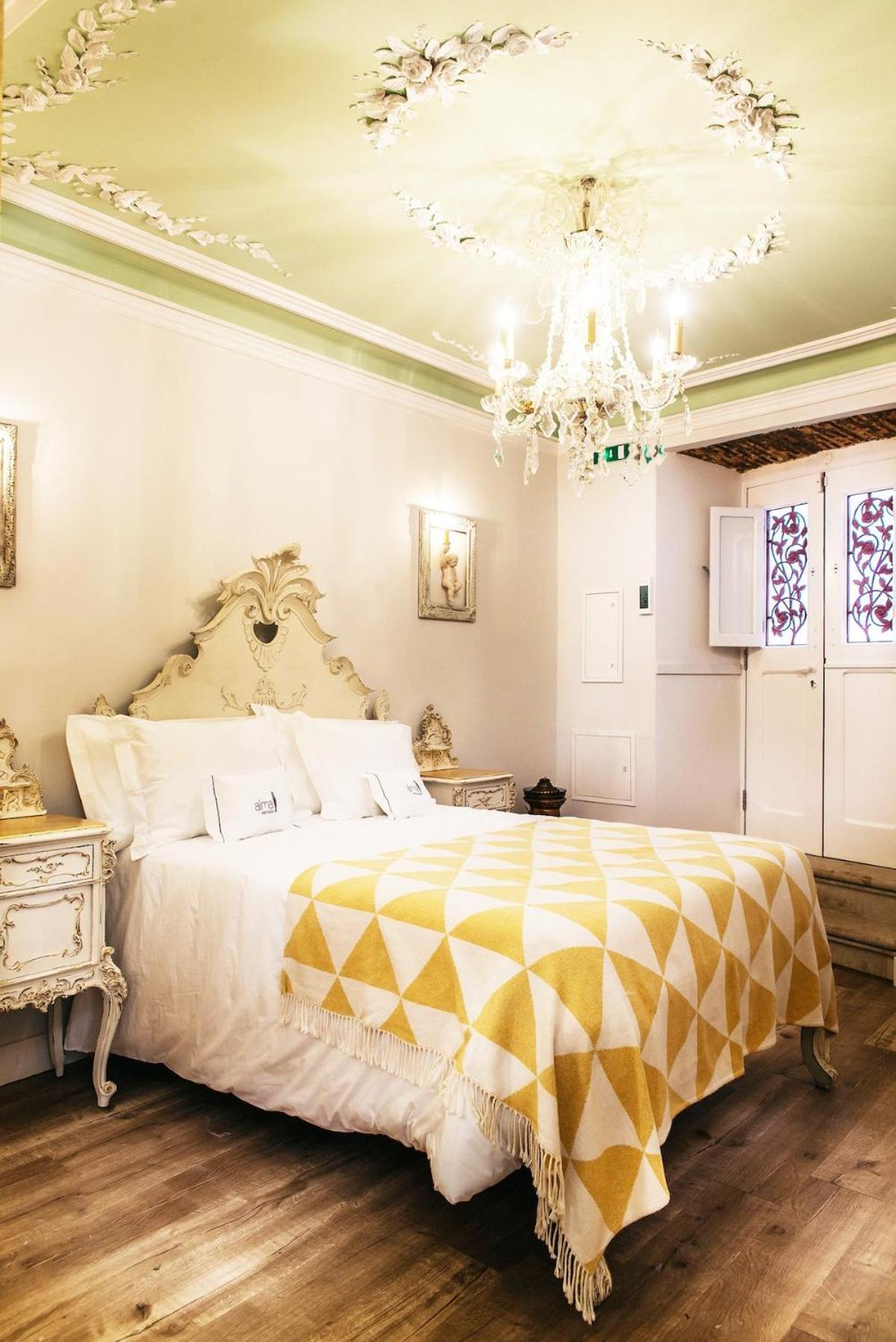 Exquisite With Patio Portuguese Soul Alfama 2p Appartement *