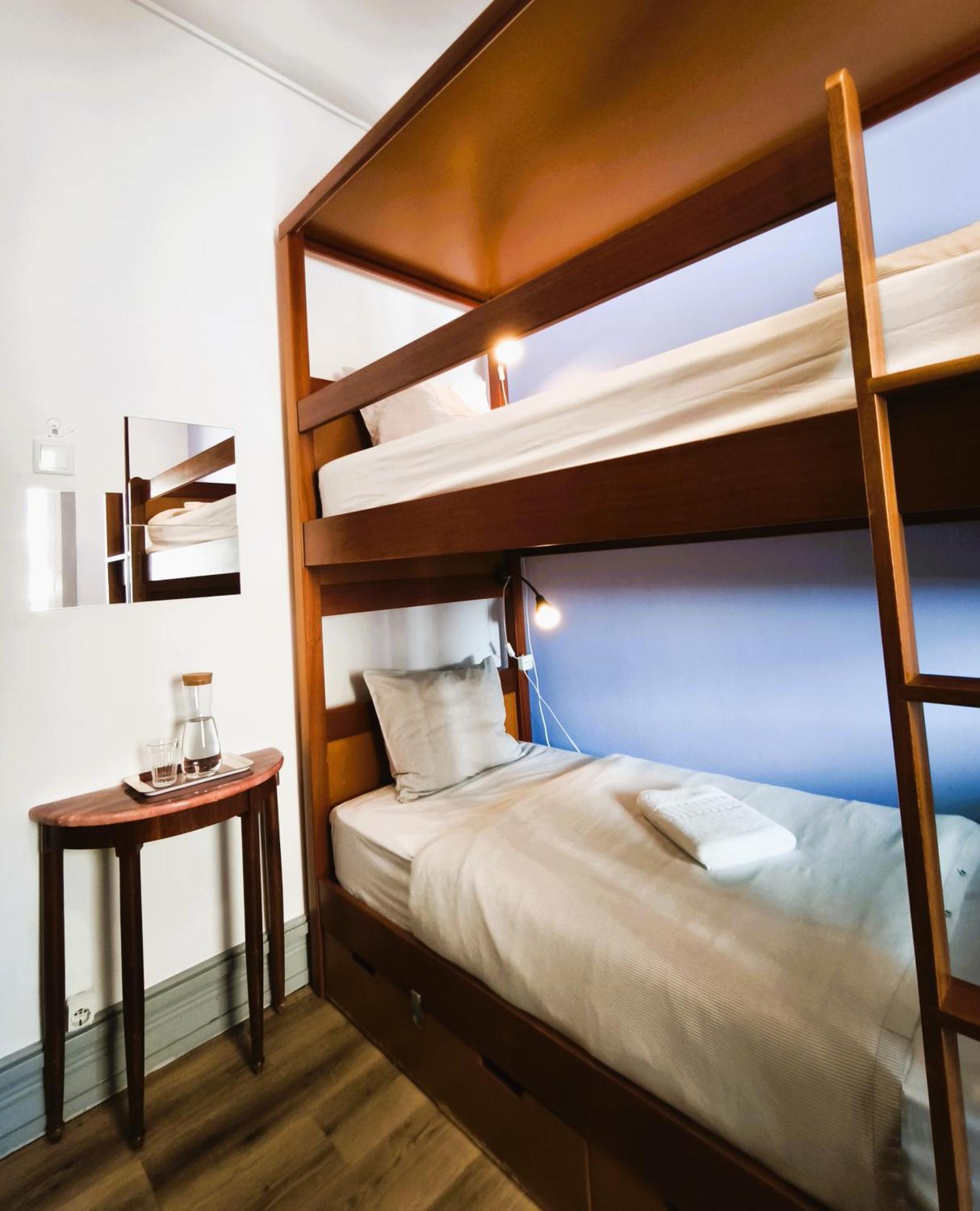 Hostel Ey