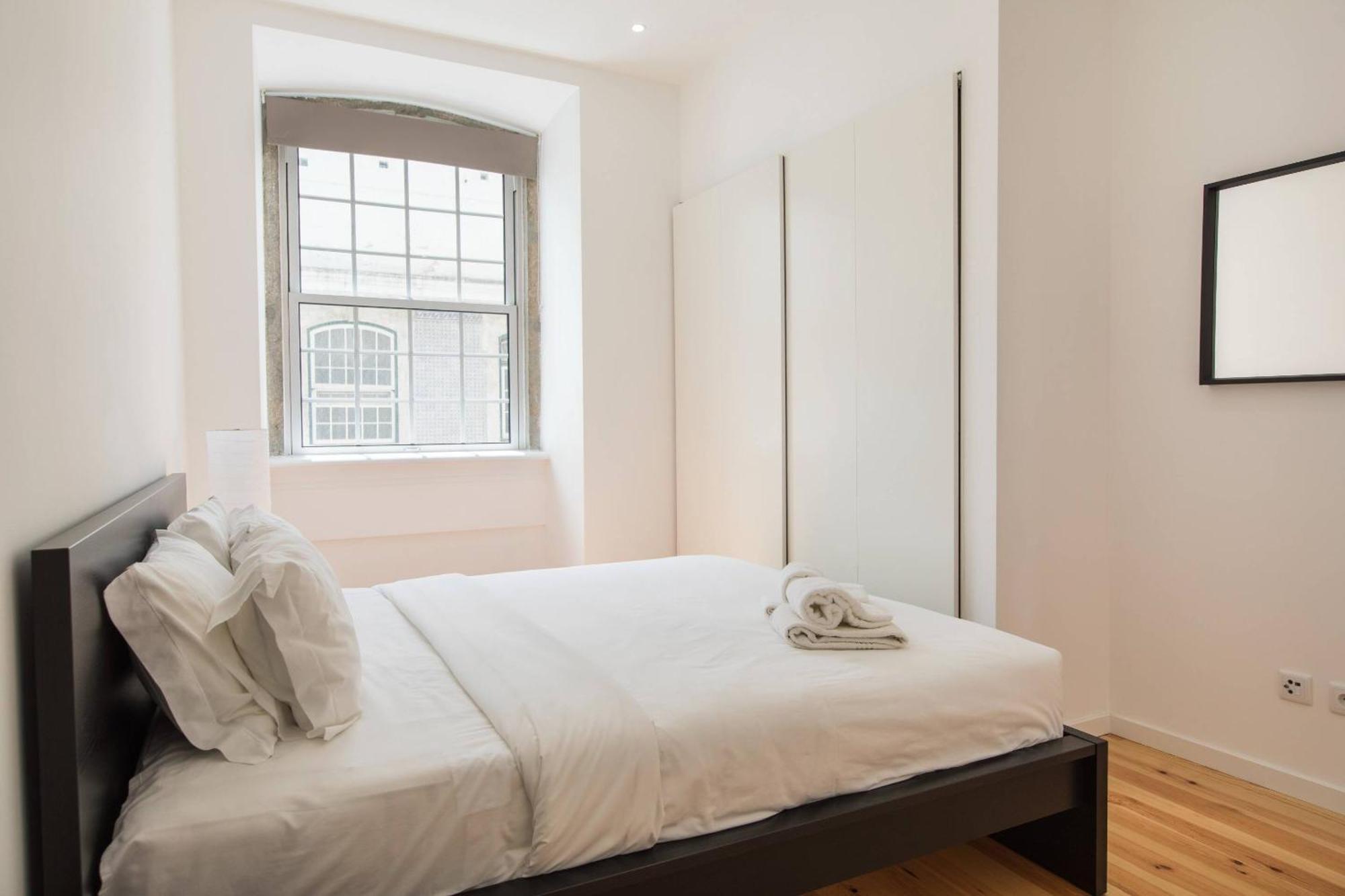 100 A - Flat By Pink St. Lissabon