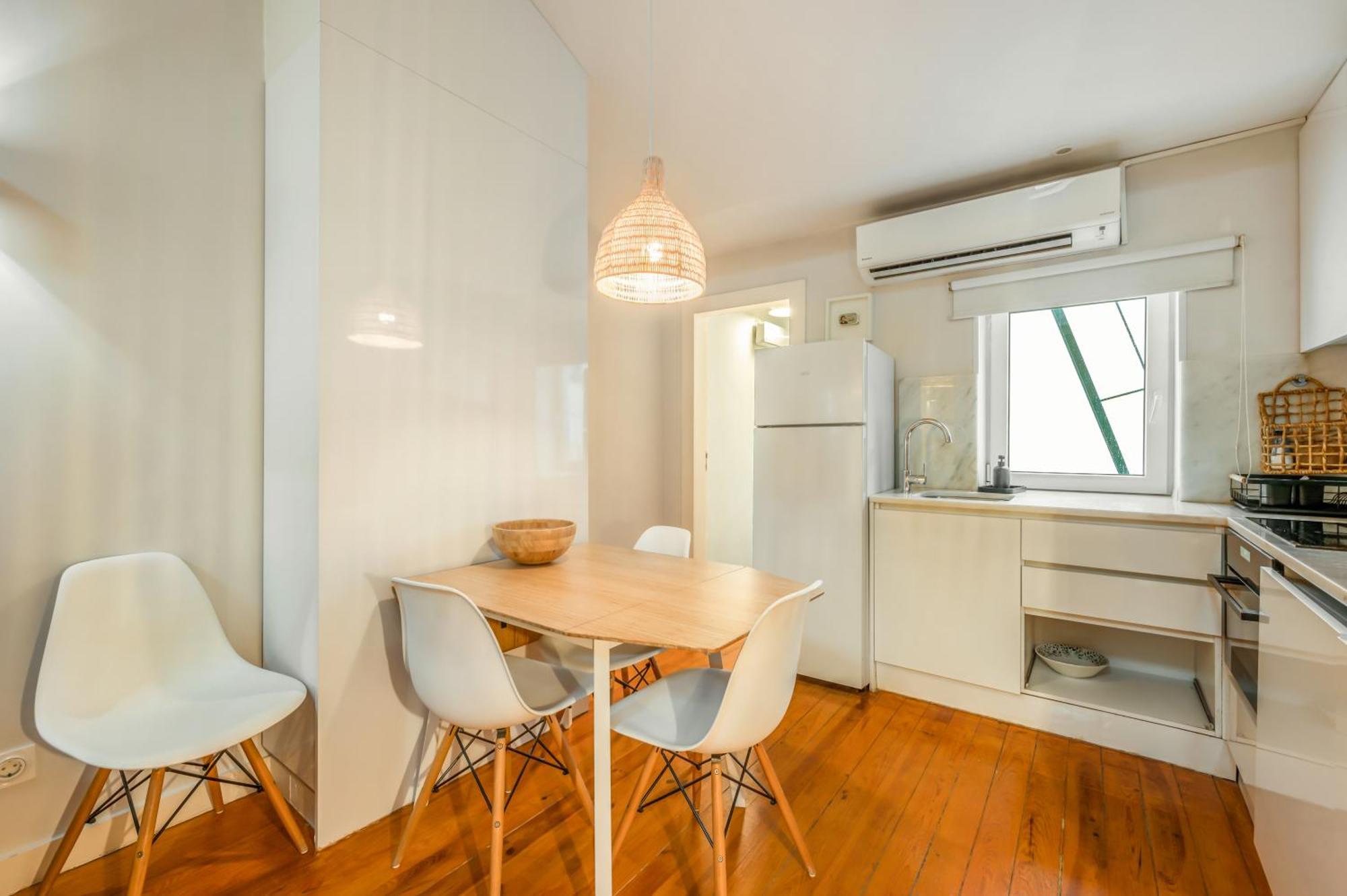 Bmyguest - Inner Bairro Alto Apartment Lissabon