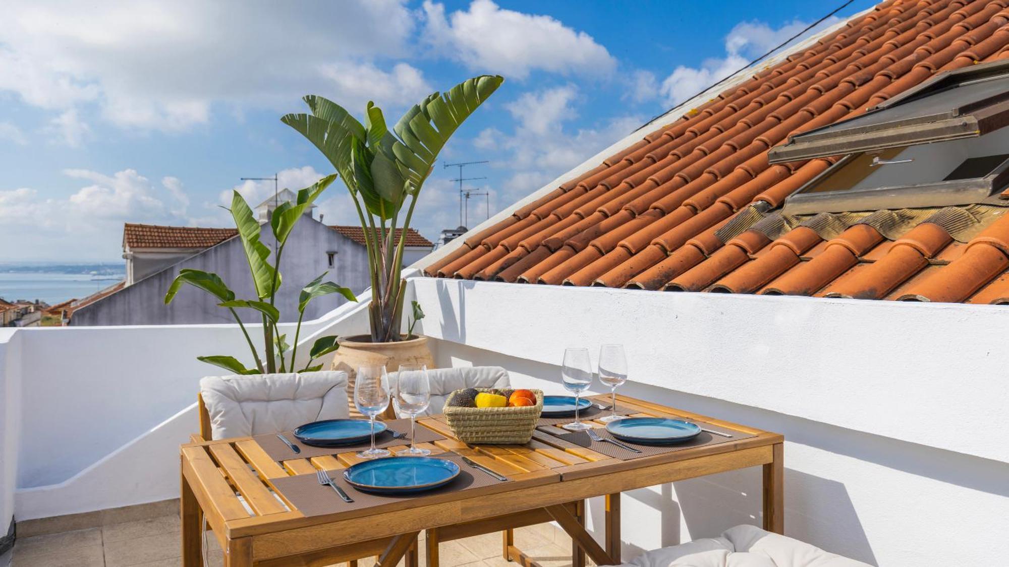 Apartamento Authentic Living With A View By Lovelystay Lisboa
