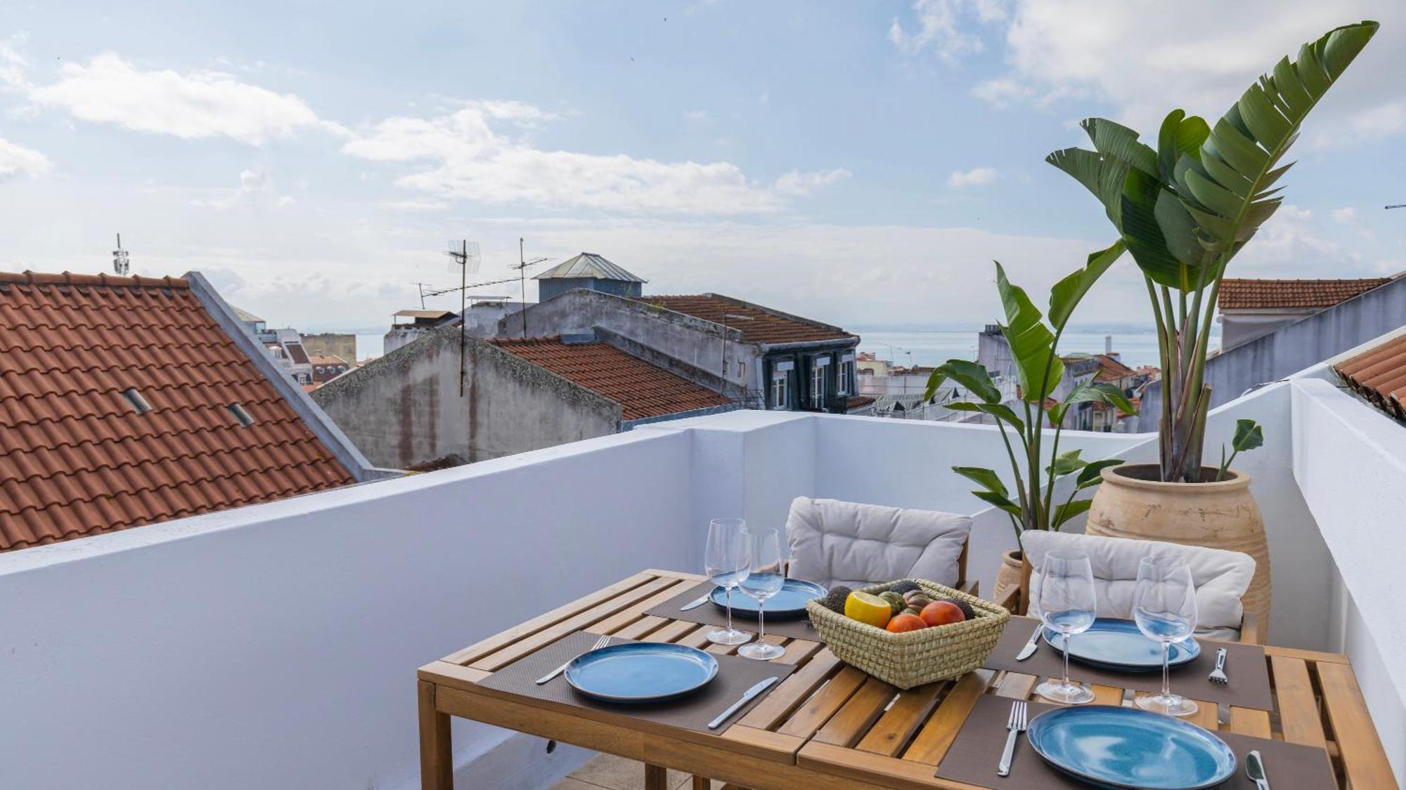 Apartamento Authentic Living With A View By Lovelystay Lisboa