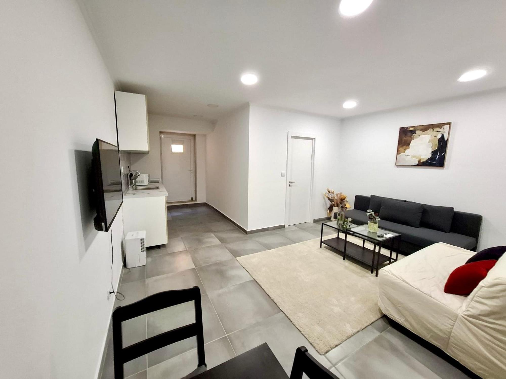 Flat In Appartement *