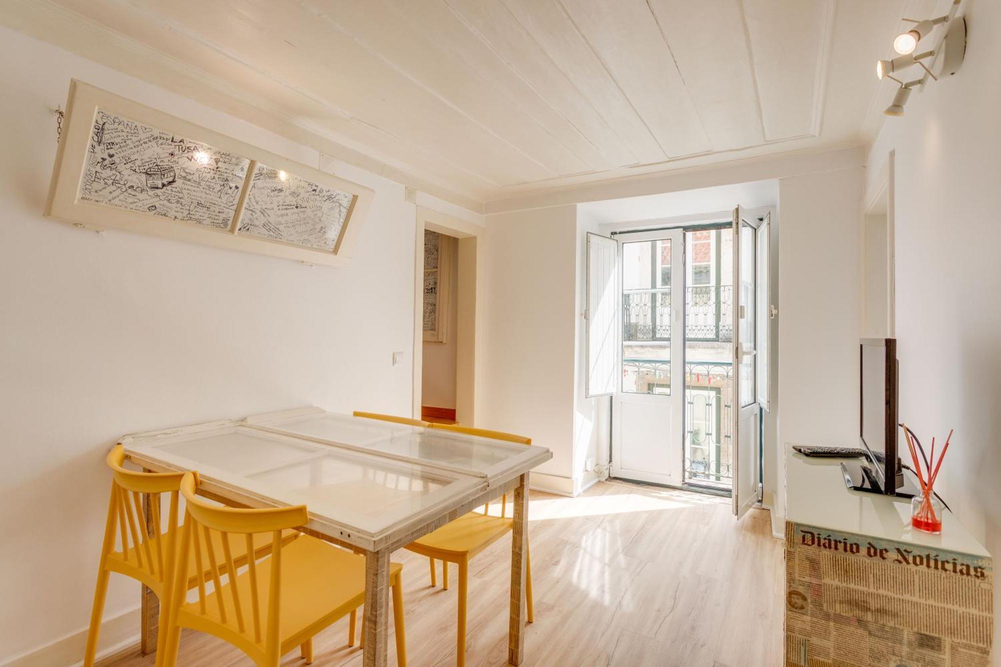 Apartamento Bairro Alto Window - Cozy Spot In A Buzzing Locale Lisboa