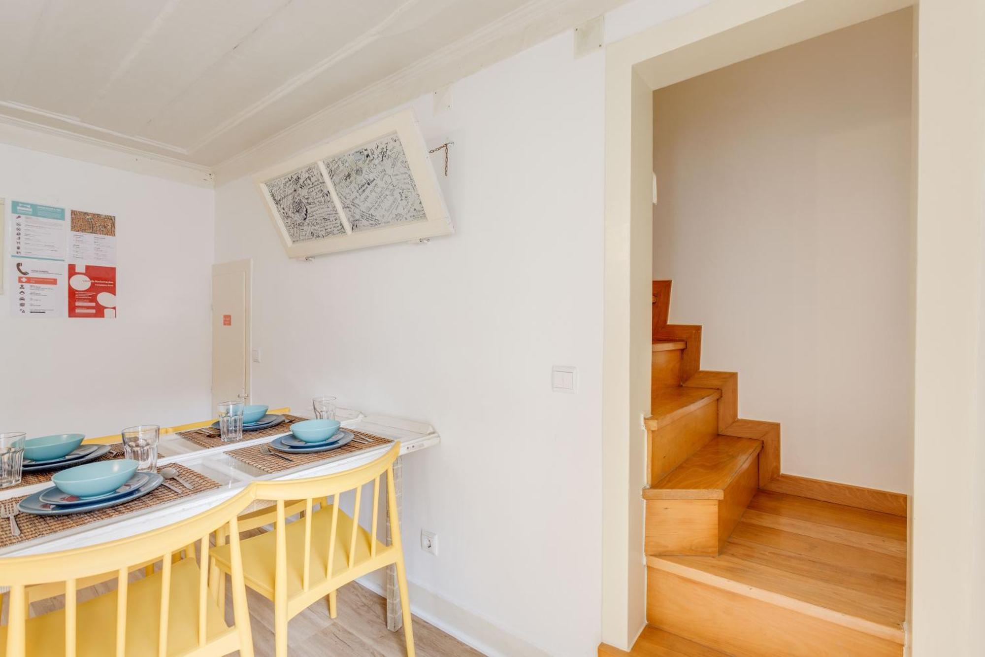 Apartamento Bairro Alto Window - Cozy Spot In A Buzzing Locale *