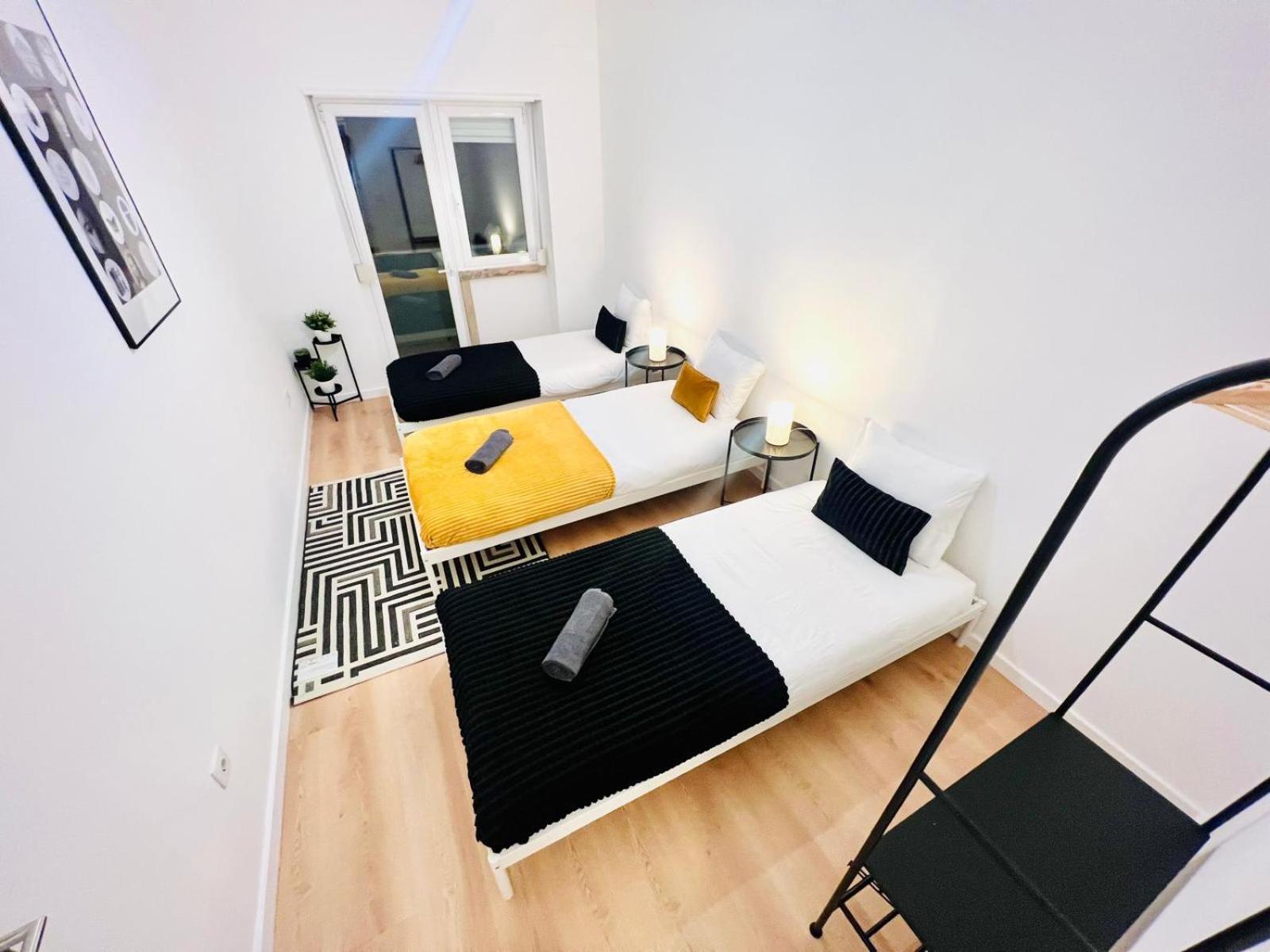 Hostel Rooms, Ideal Location For Tourists
