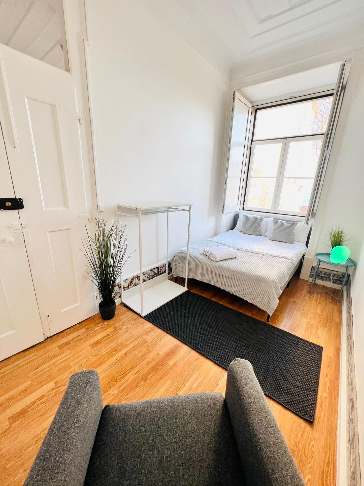 Luxury Rooms, Location In The