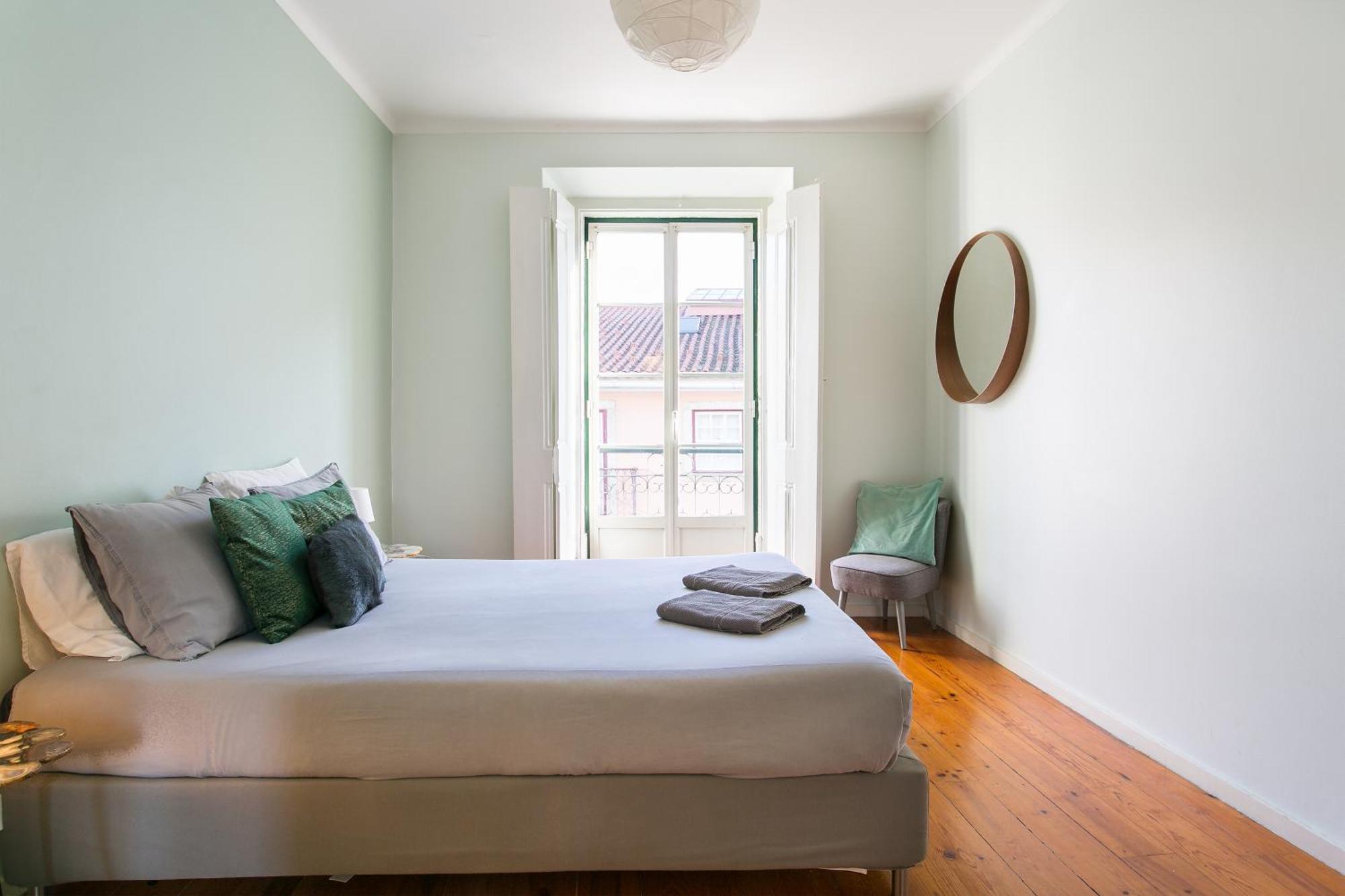 Appartement Spacious, Bright And Newly Renovated 2 Bedroom Apartment, Historical Center, Madragoa