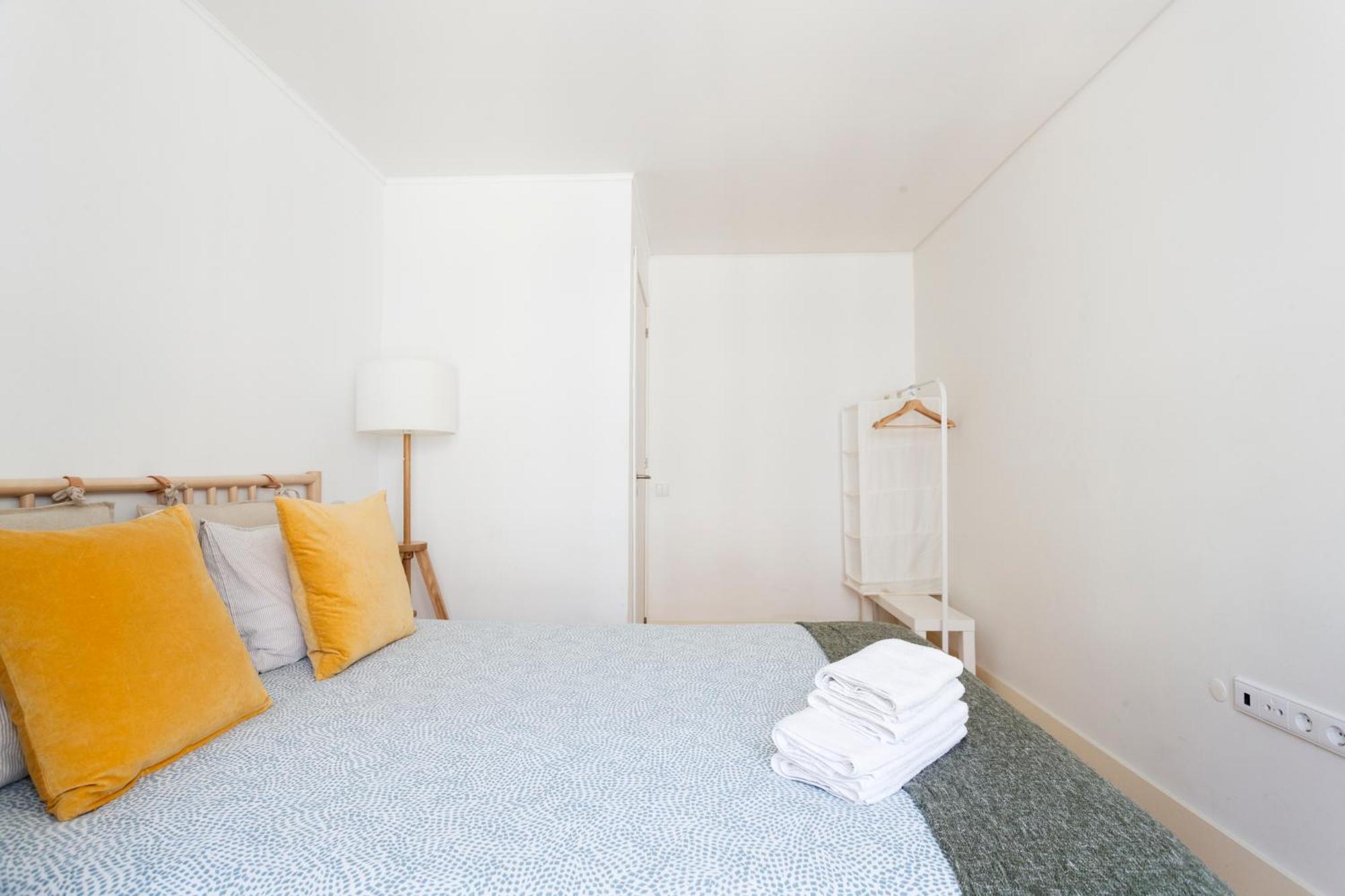Privatunterkunft Bedroom In Shared House In Chiado - Historic Center Of Lissabon