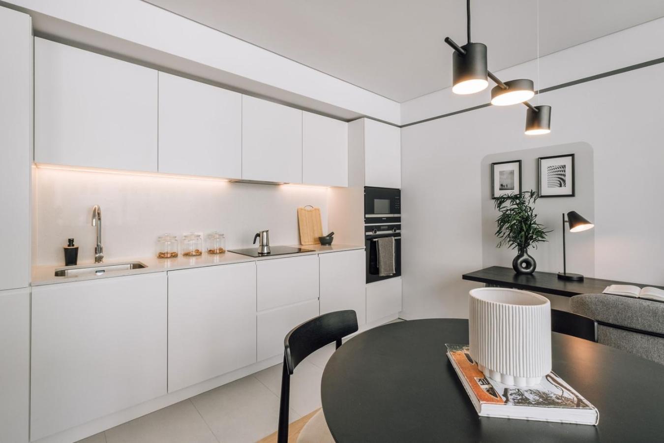 Avencas - 2 Bedrooms And Shared Pool In Amoreiras Apartamento Lisboa