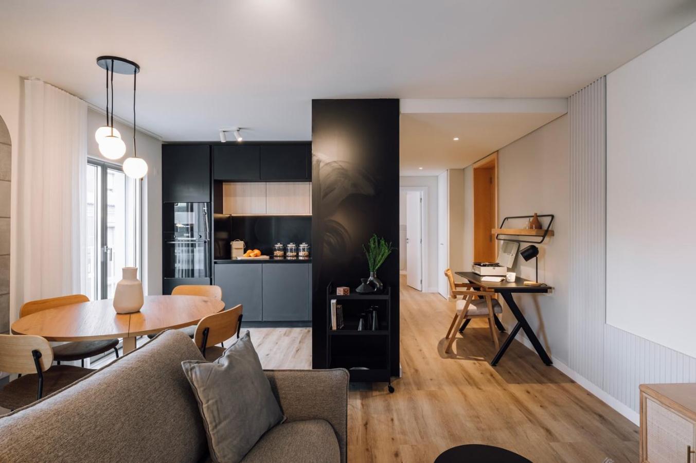 Oliveira - 1 Bedroom, Parking In Parque Nacoes Apartment *