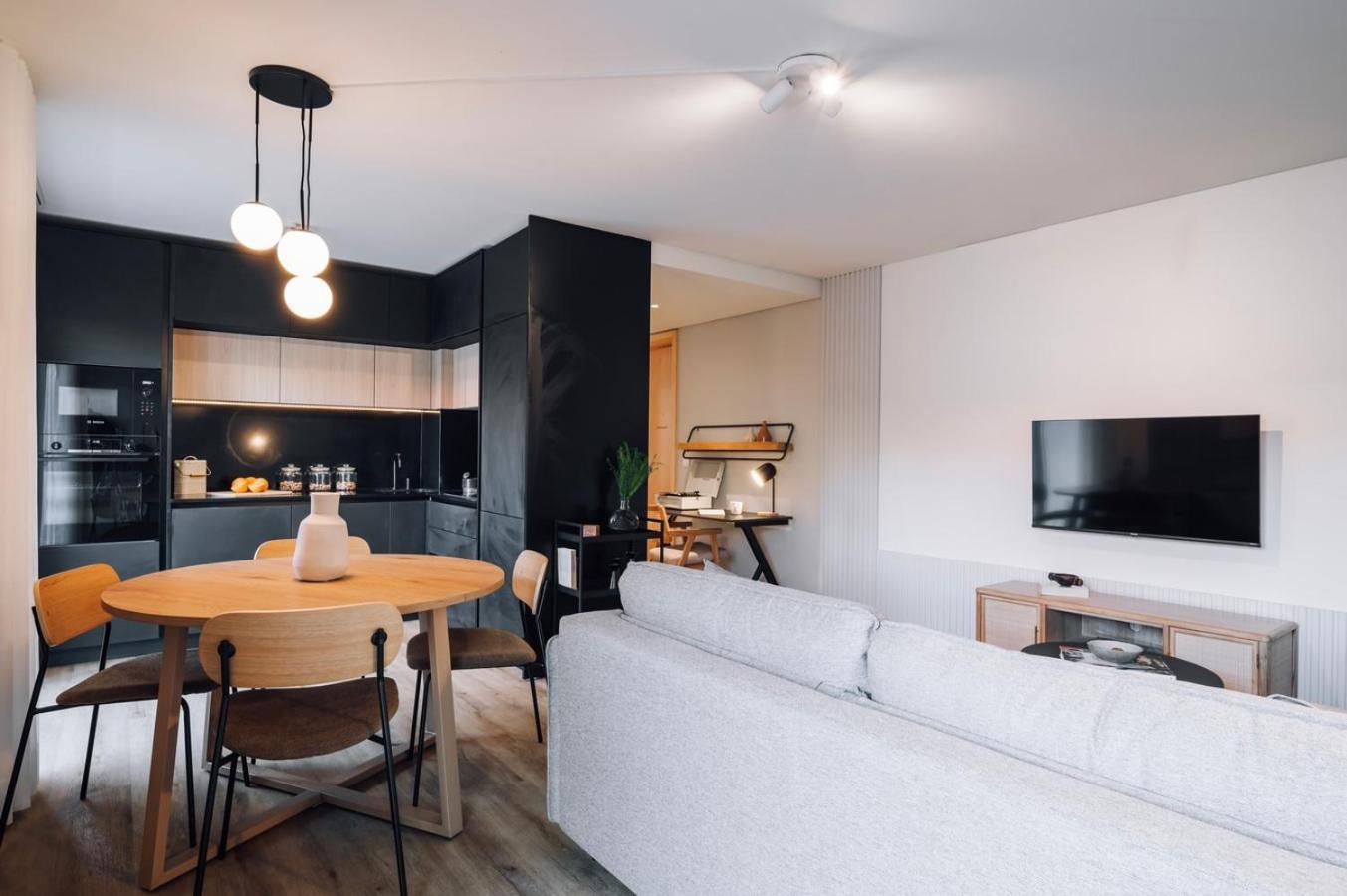 Apartment Oliveira - 1 Bedroom, Parking In Parque Nacoes *