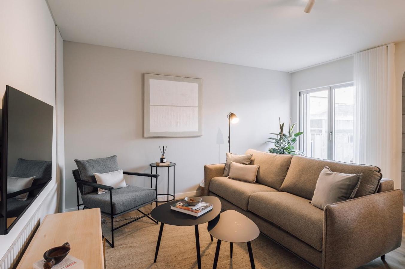 Apartment Oliveira - 1 Bedroom, Parking In Parque Nacoes Lisbon