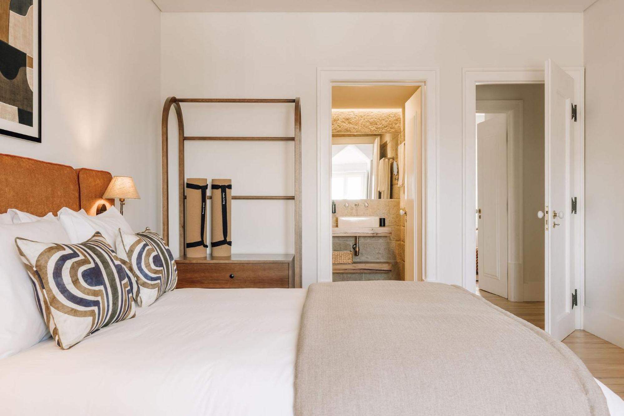 Ando Living - Corpo Santo House