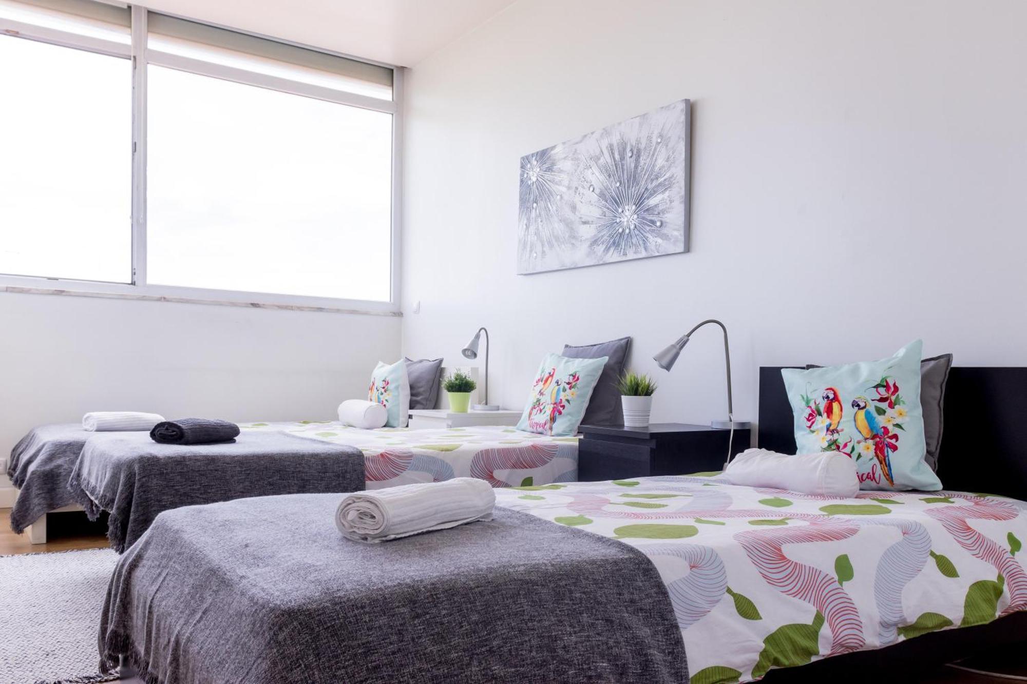 Albergue Rooms, View Of Lisboa
