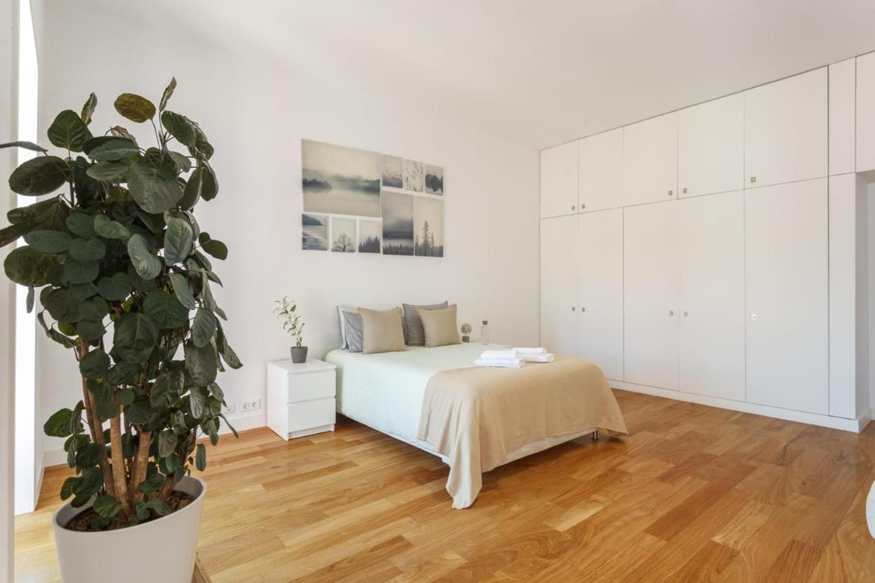 Bedooms With Shared Bathroom In In Historic Largo Do Carmo Accommodatie bij particulieren Lissabon