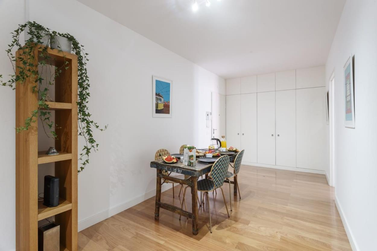 Bedooms With Shared Bathroom In In Historic Largo Do Carmo