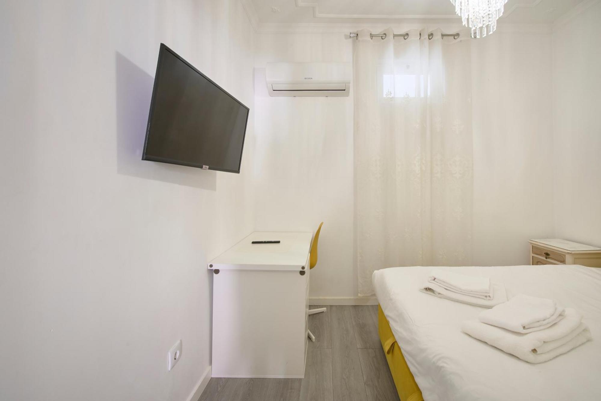 New 3 Bedroom Flat With River On Sight @alameda * Lissabon