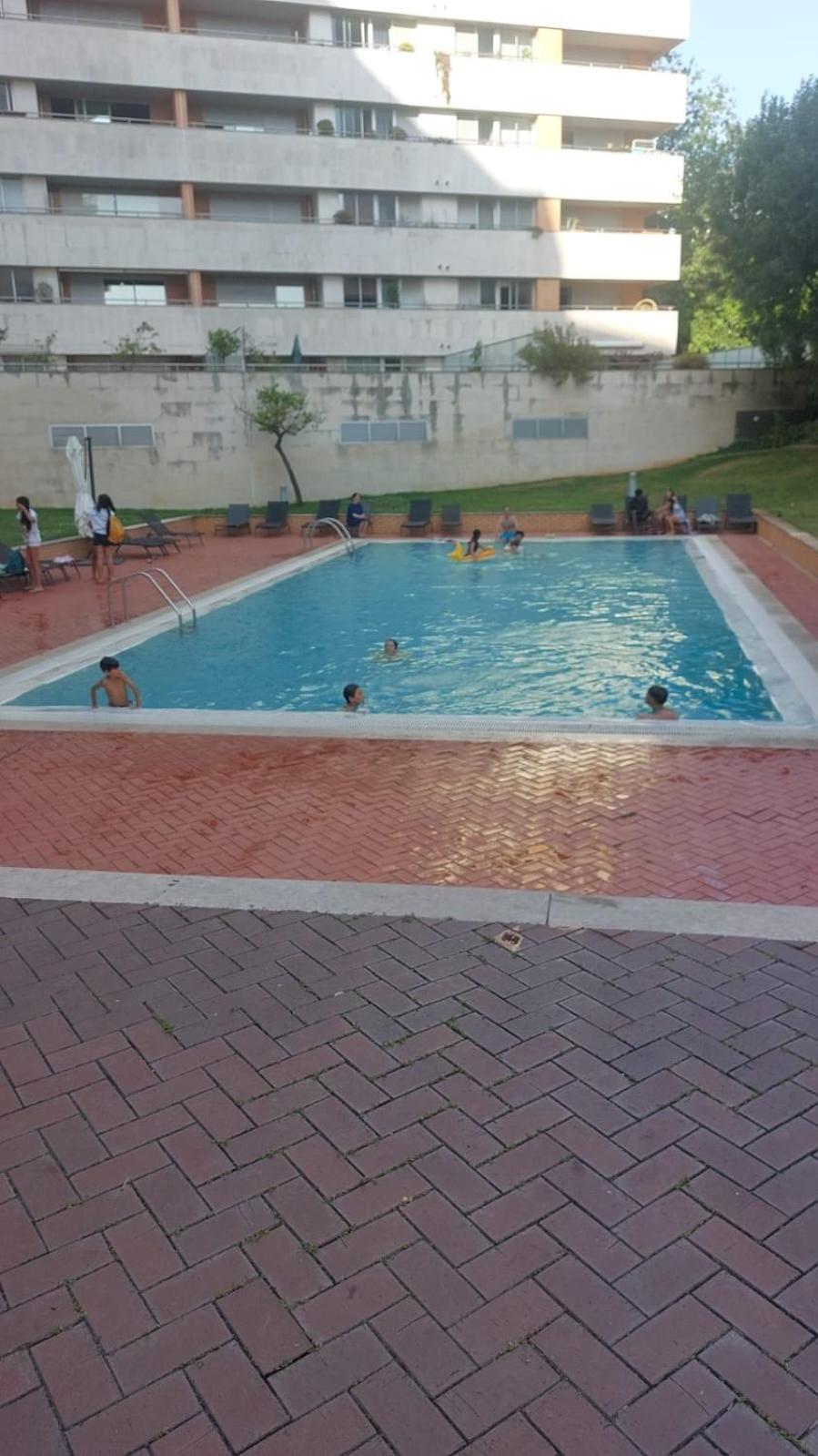 2 Bedroom Close To Airport With Pool & Gym