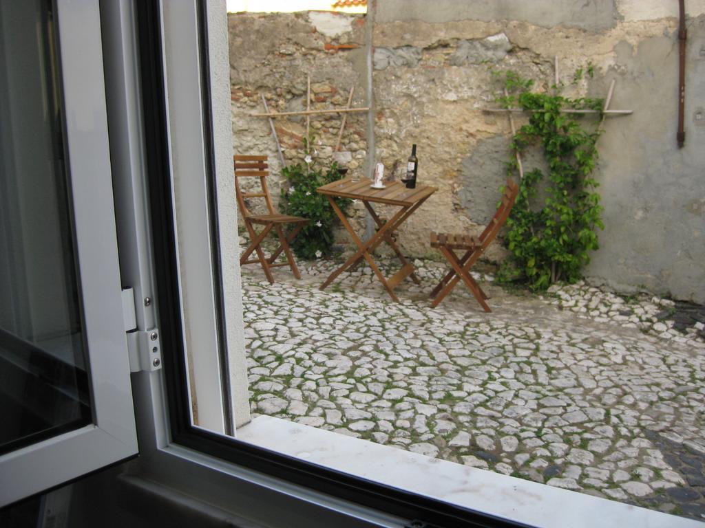 The Back Yard Nest Apartment Lissabon