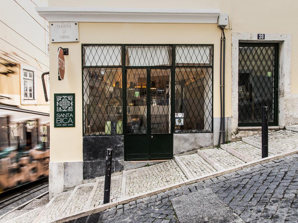 Santa Bica Eat Drink & Sleep Couette-café