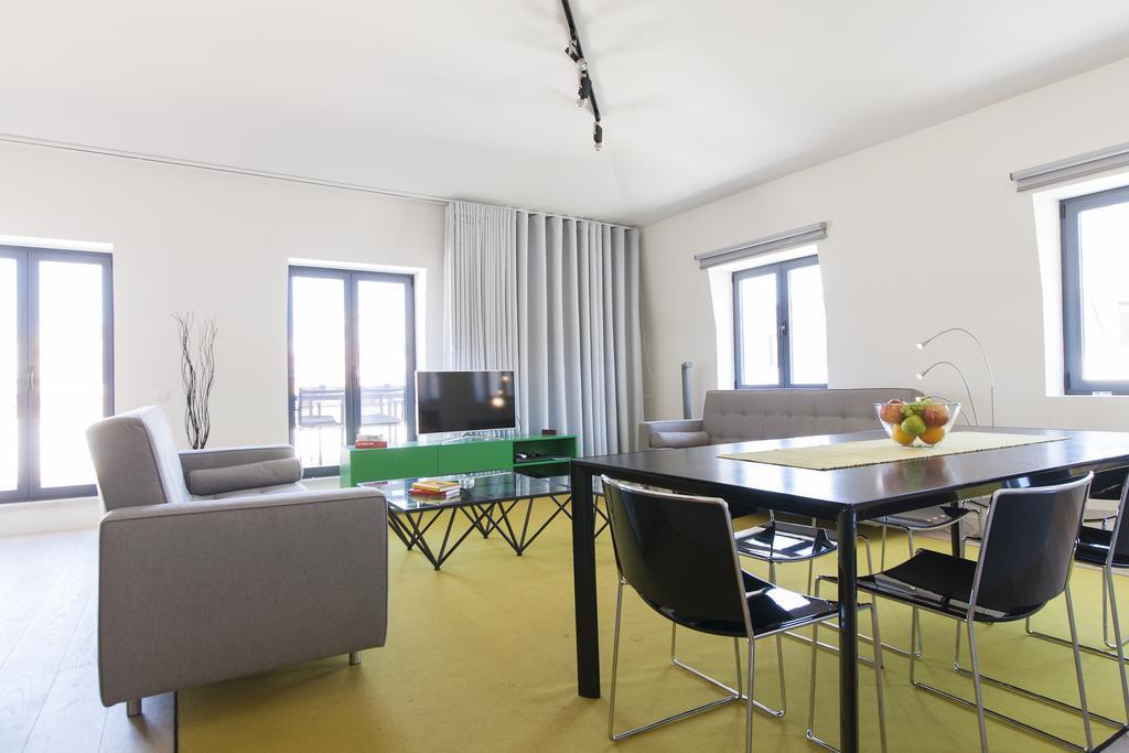Joivy Lux And Spacious 1br With Huge Terrace, 5mins To Academy Of Sciences * Lissabon