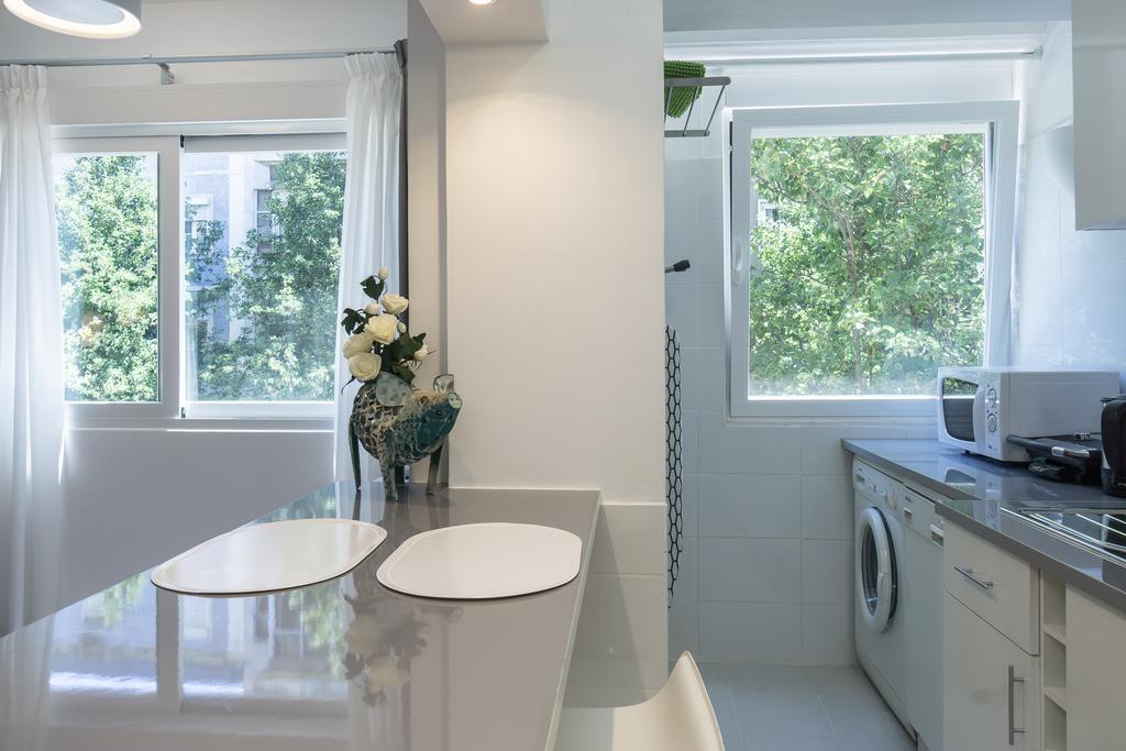 Appartement Lovely & Modern In The Center