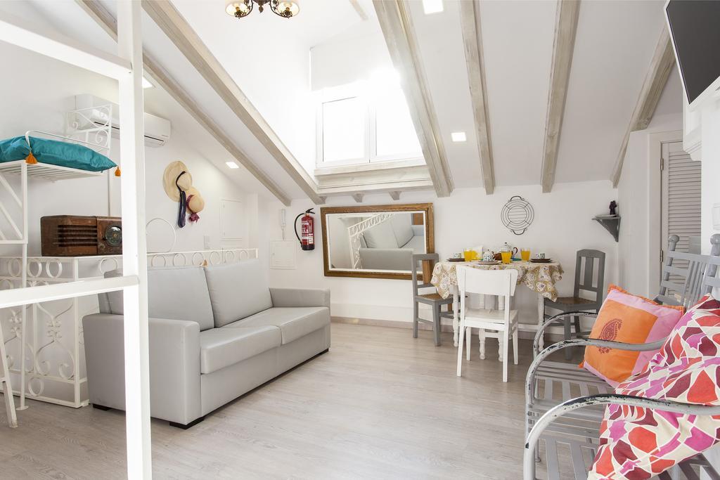 Apartment Joivy Alfama 35 *