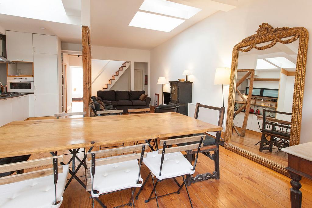 Central, Charming, Quiet, Garden And Parking *