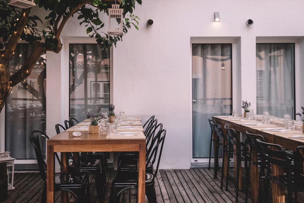 Santa Bica Eat Drink & Sleep Couette-café