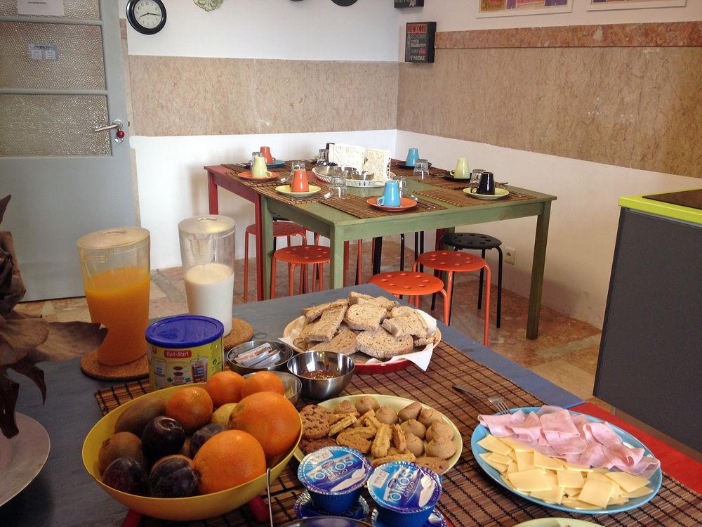 Ey Hostel *