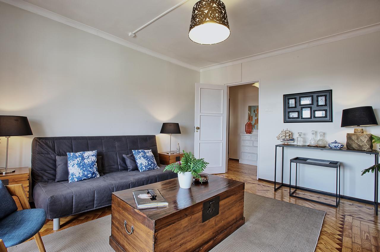 Apolonia 3e Five Bedrooms Appartement *